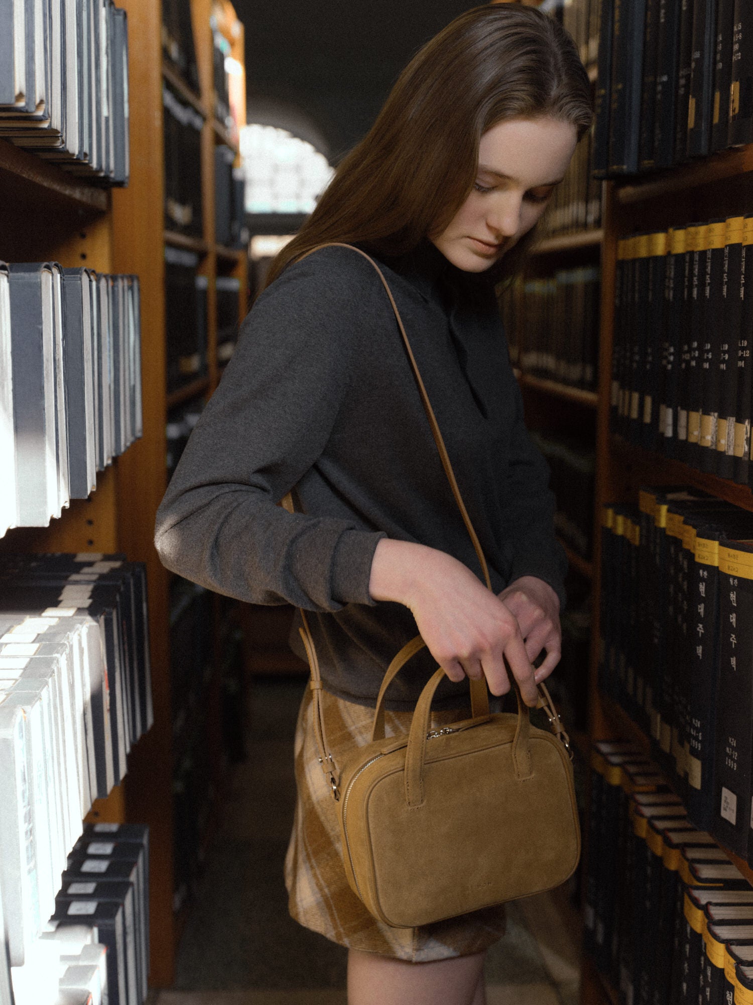 Mini Tin square tote bag Suede