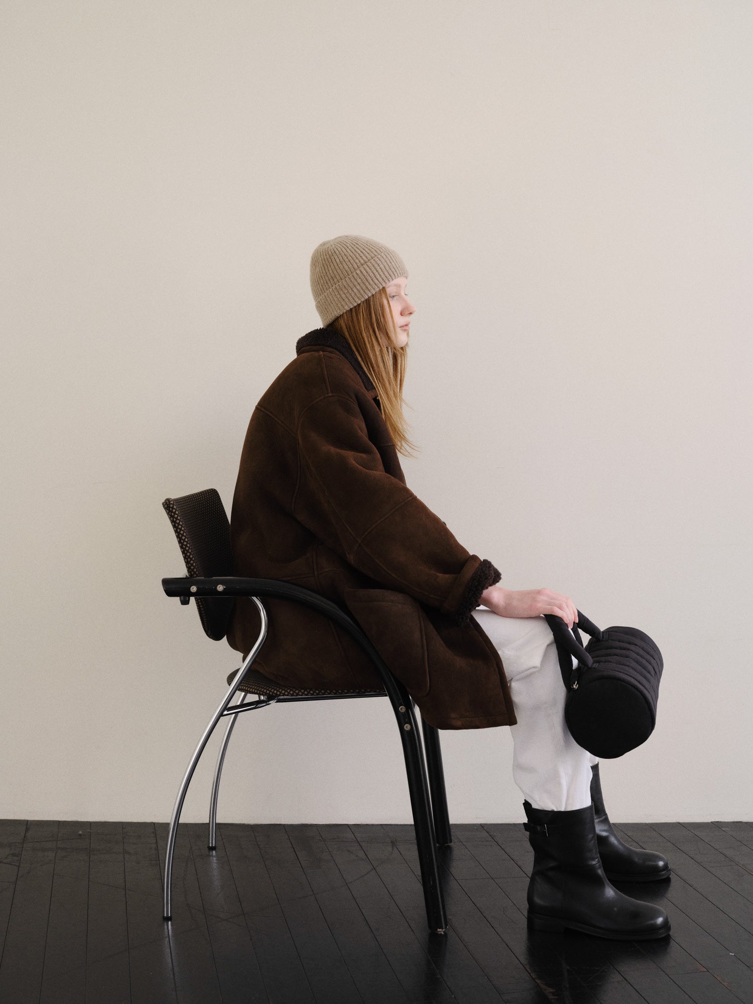 Cylinder padding tote bag