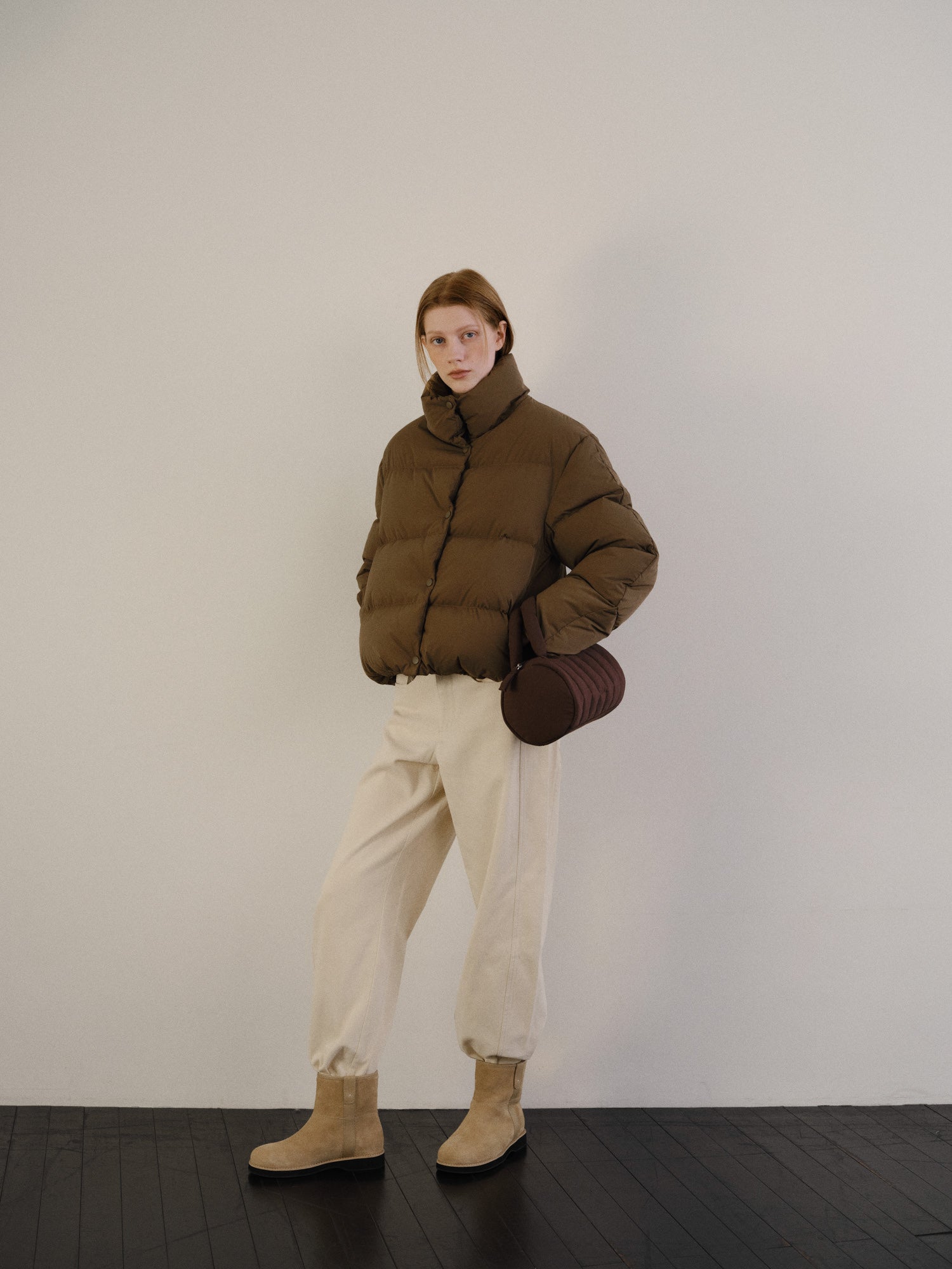 Cylinder padding tote bag