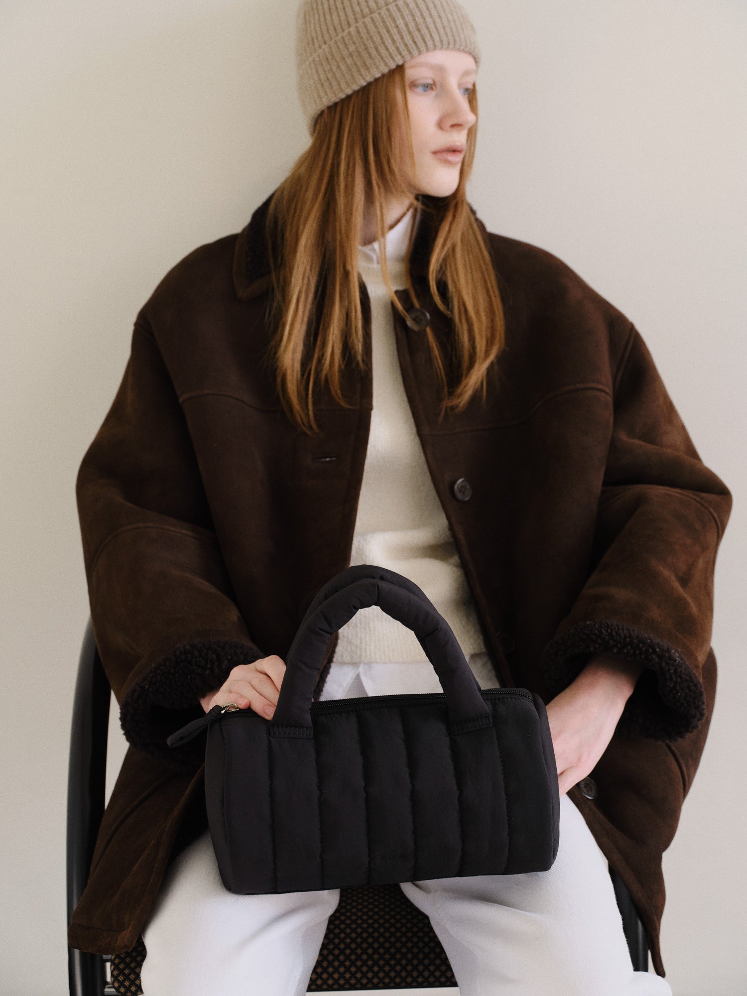 Cylinder padding tote bag