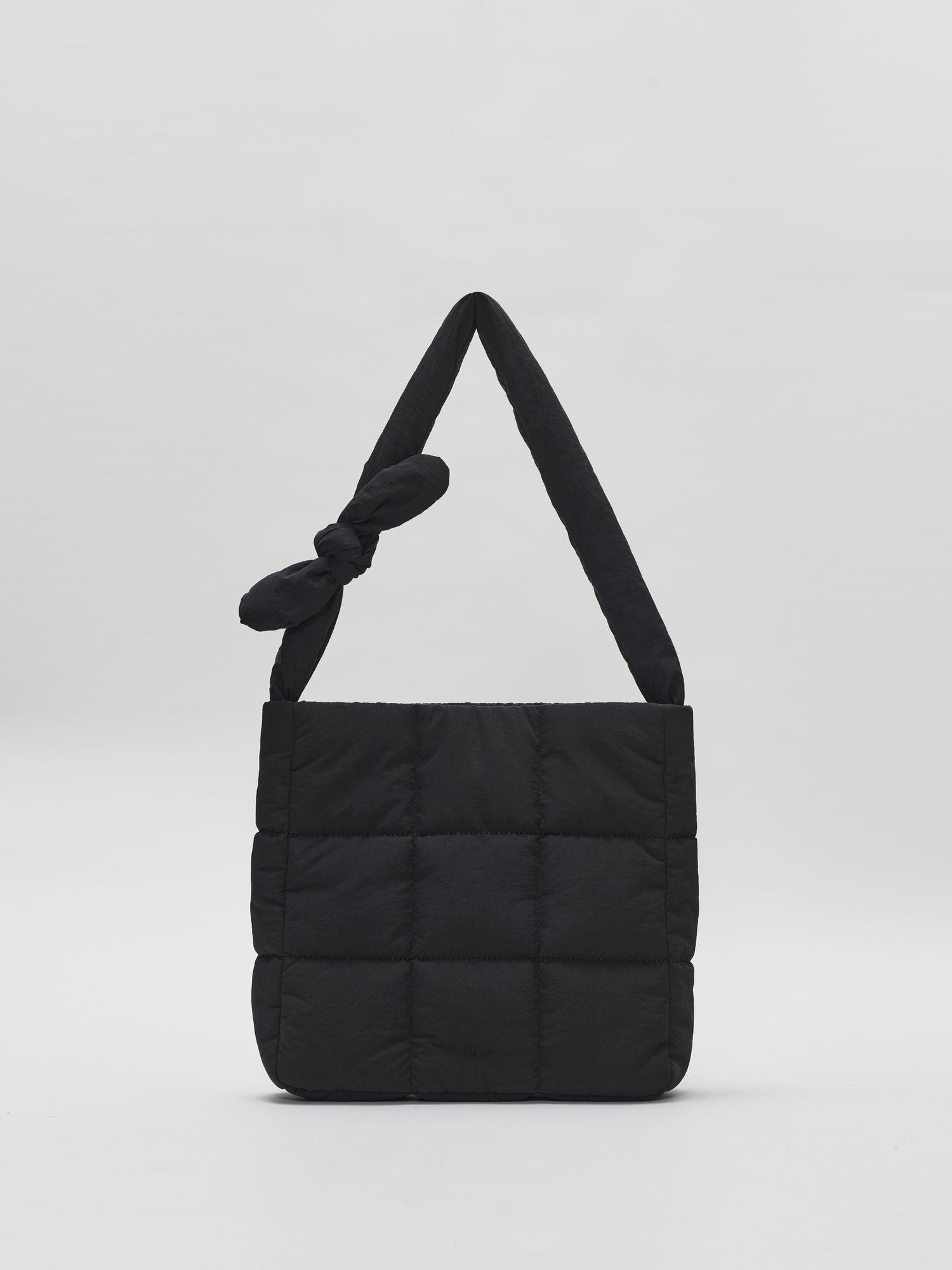 Square padding shoulder bag