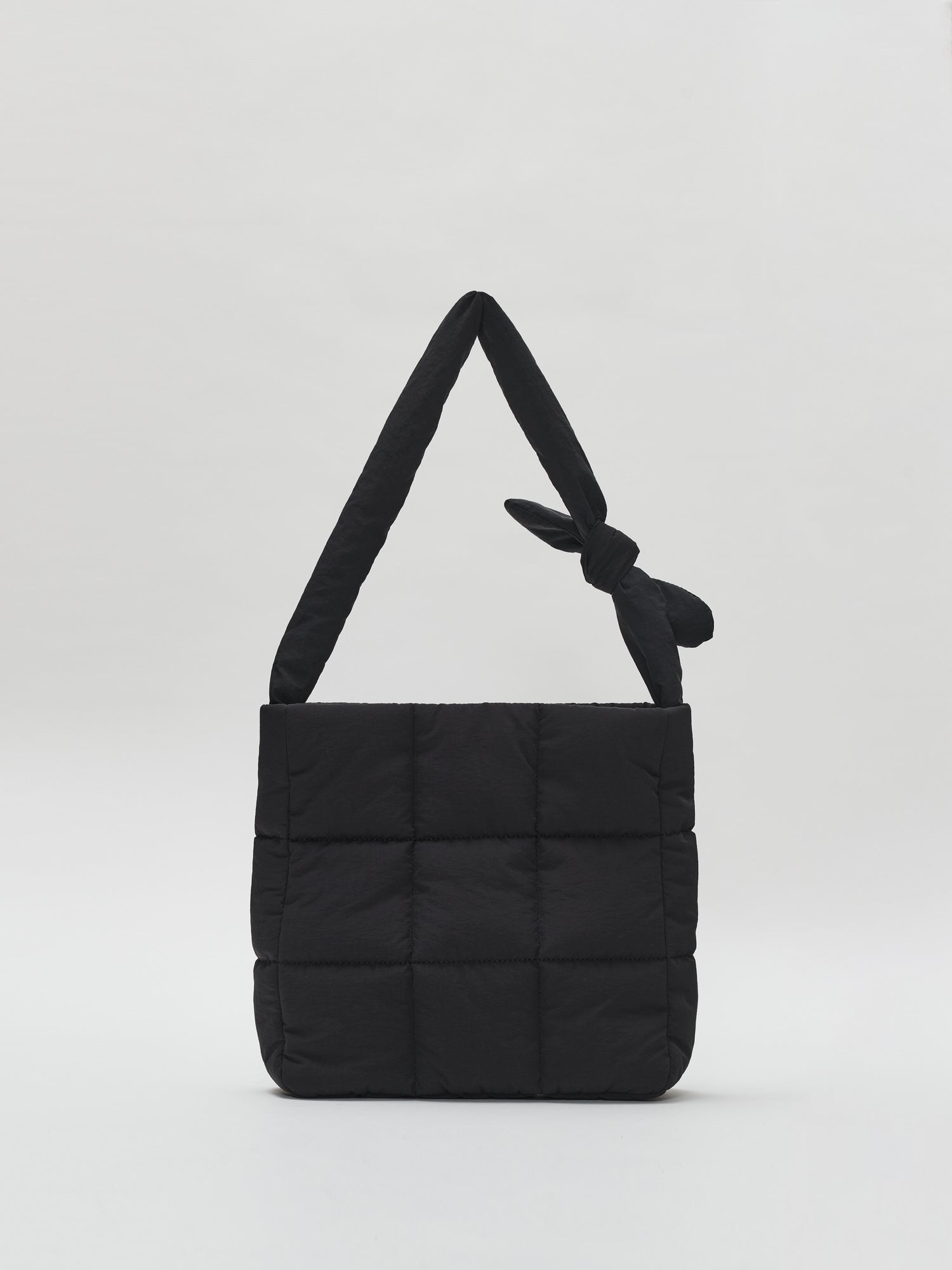 Square padding shoulder bag