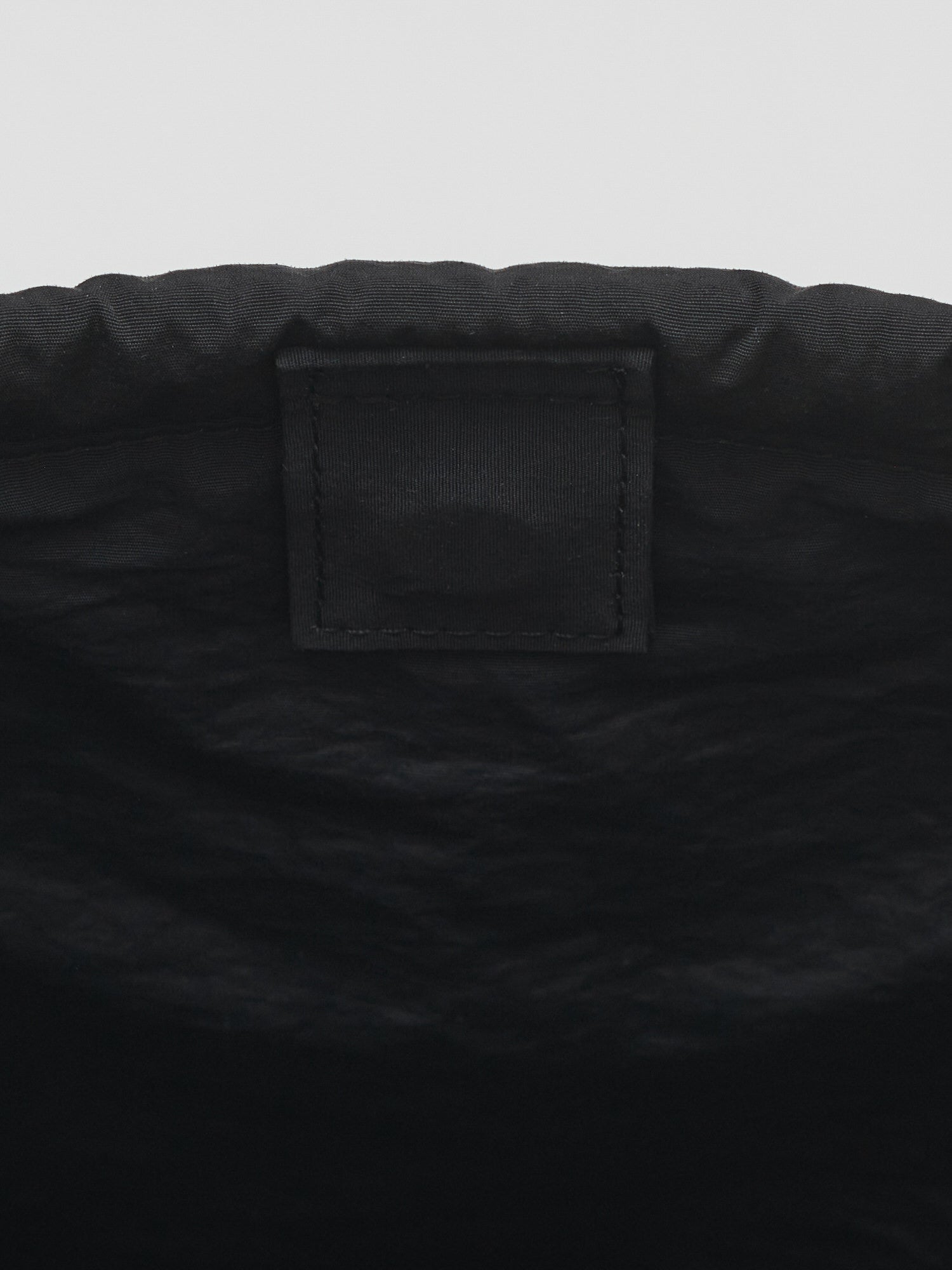 Square padding shoulder bag
