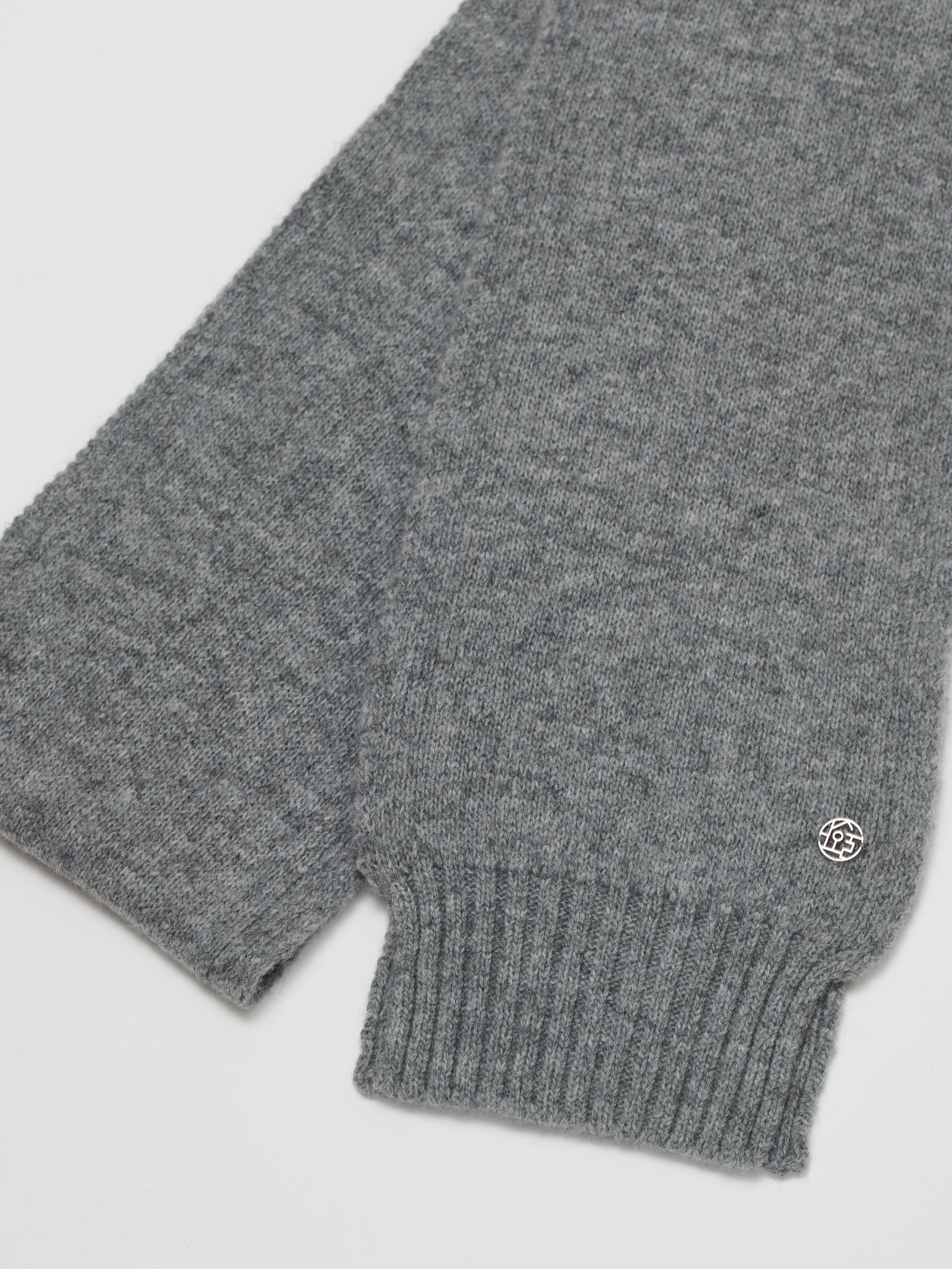 Classic knit muffler