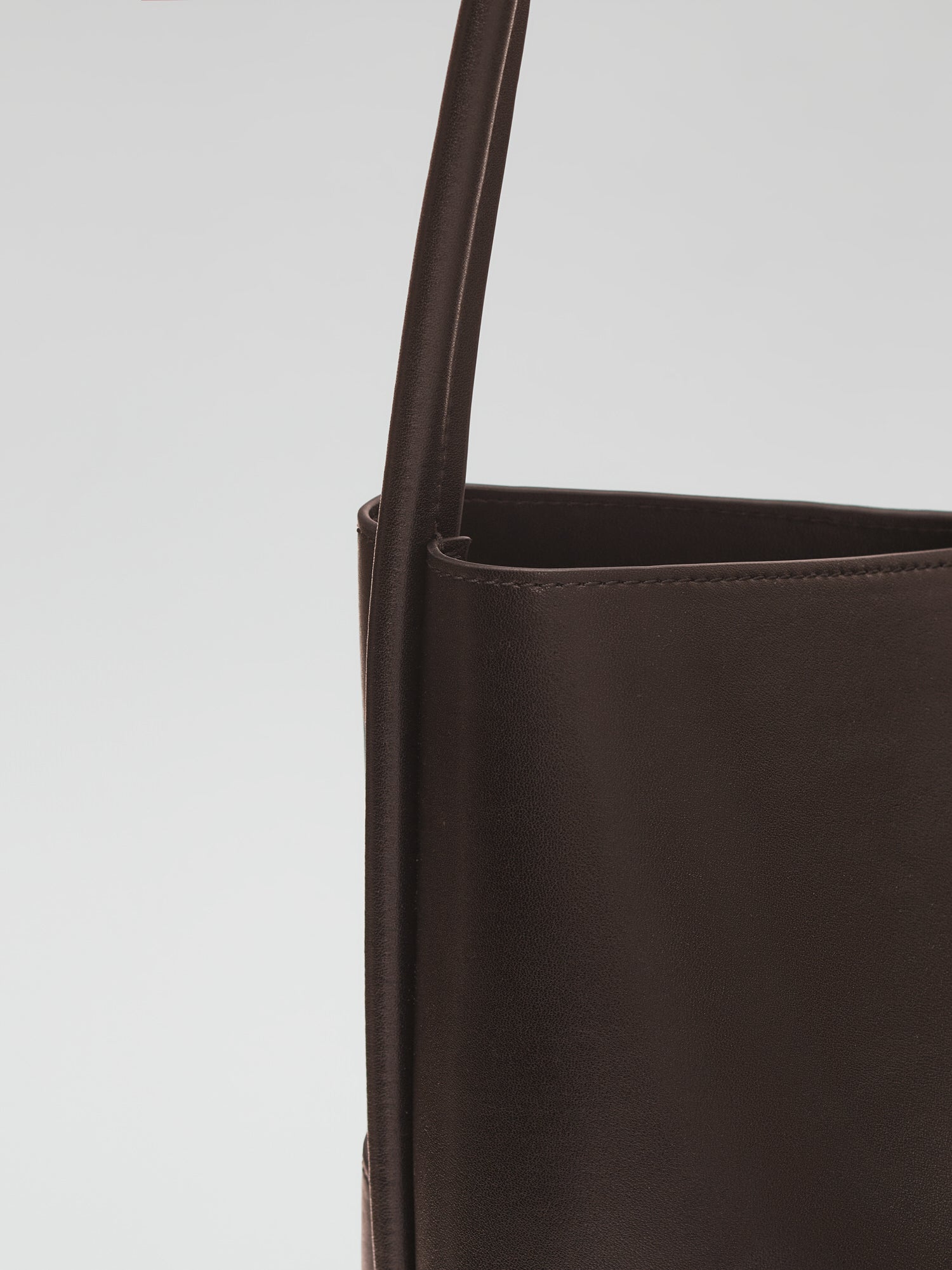 Medium Mug shoulder bag