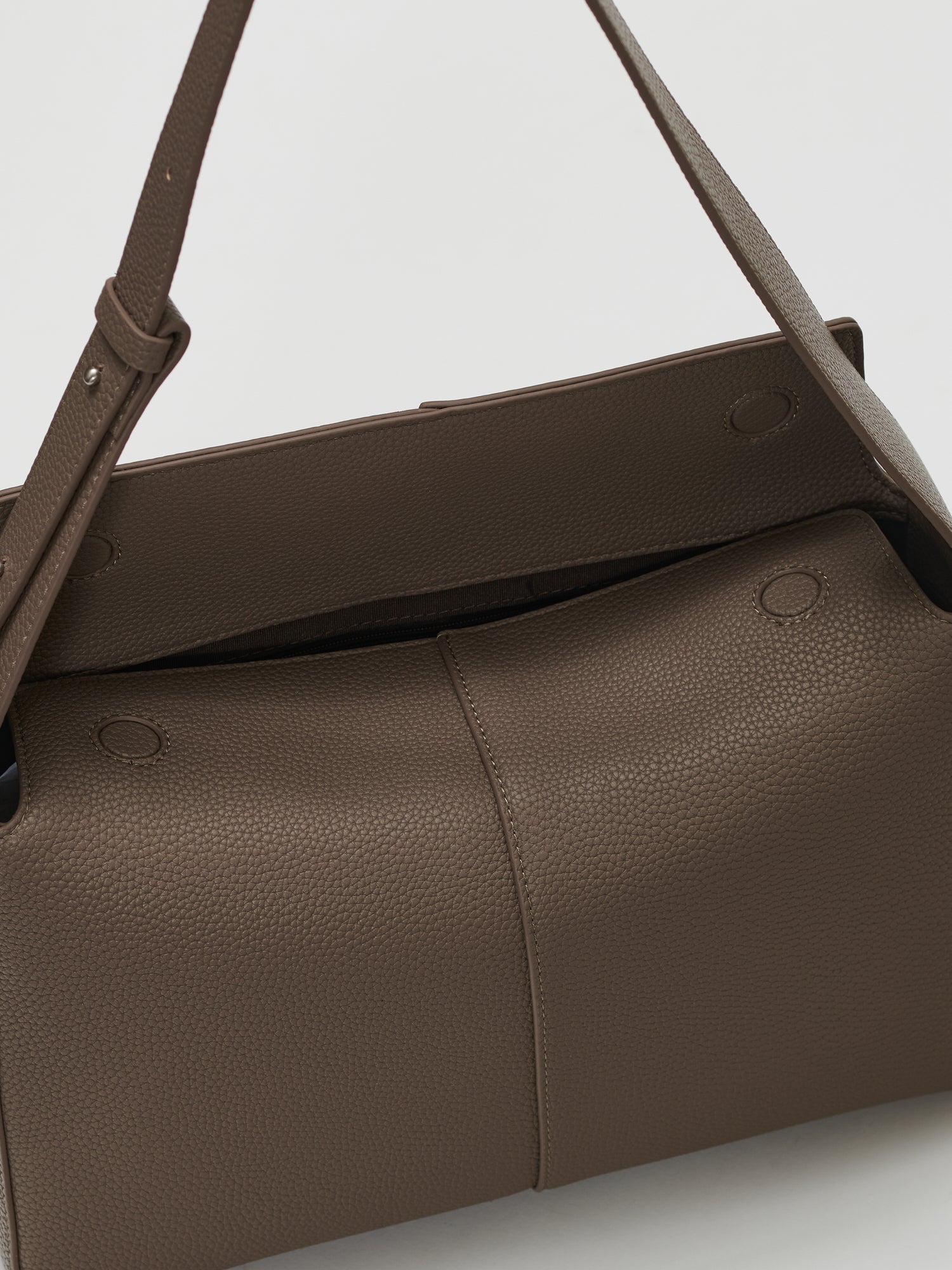 Dubu shoulder bag