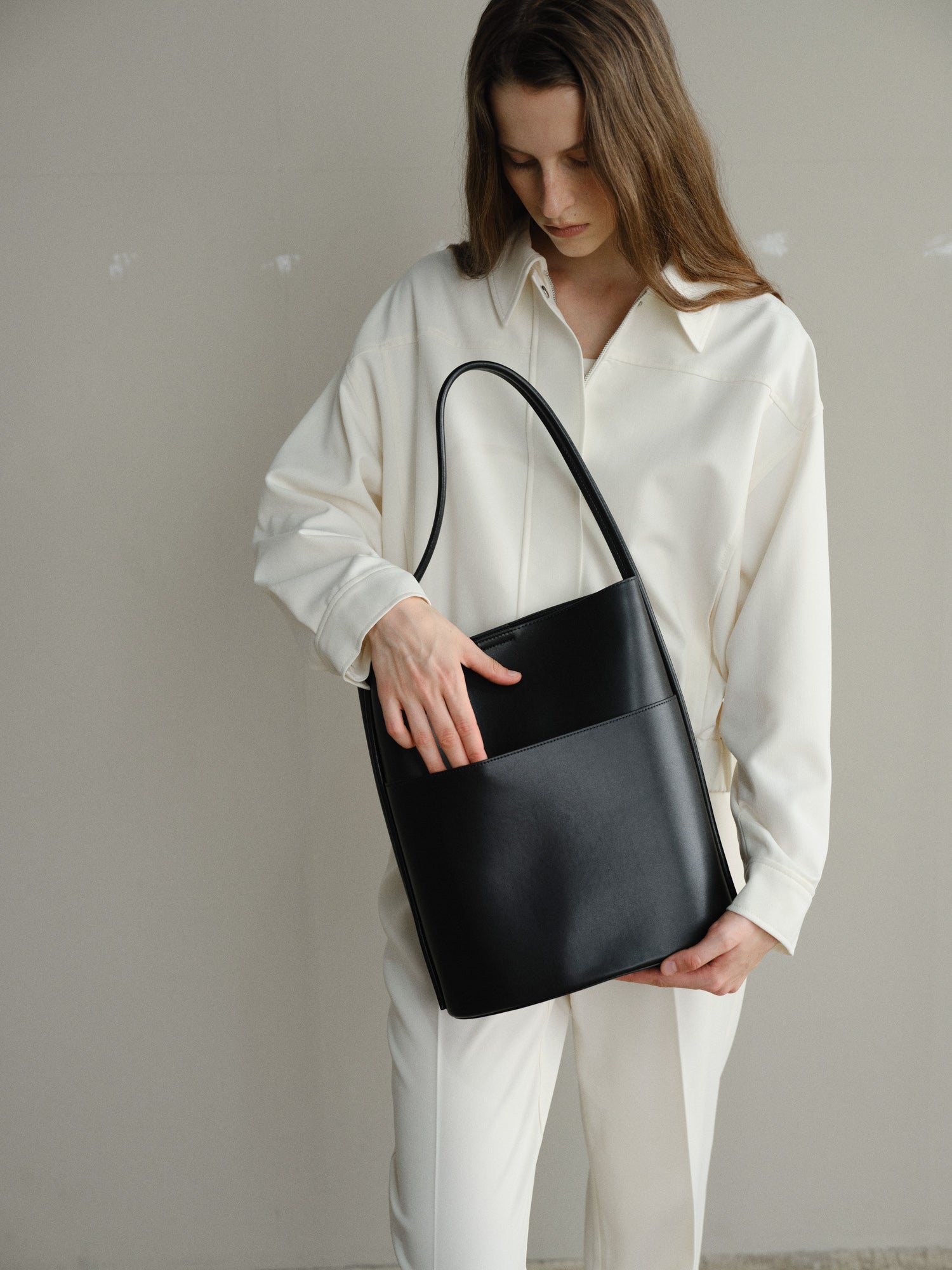 ROH SEOUL LARGE MUG SHOULDER BAG ブラウン Large Mug shoulder bag Nylon