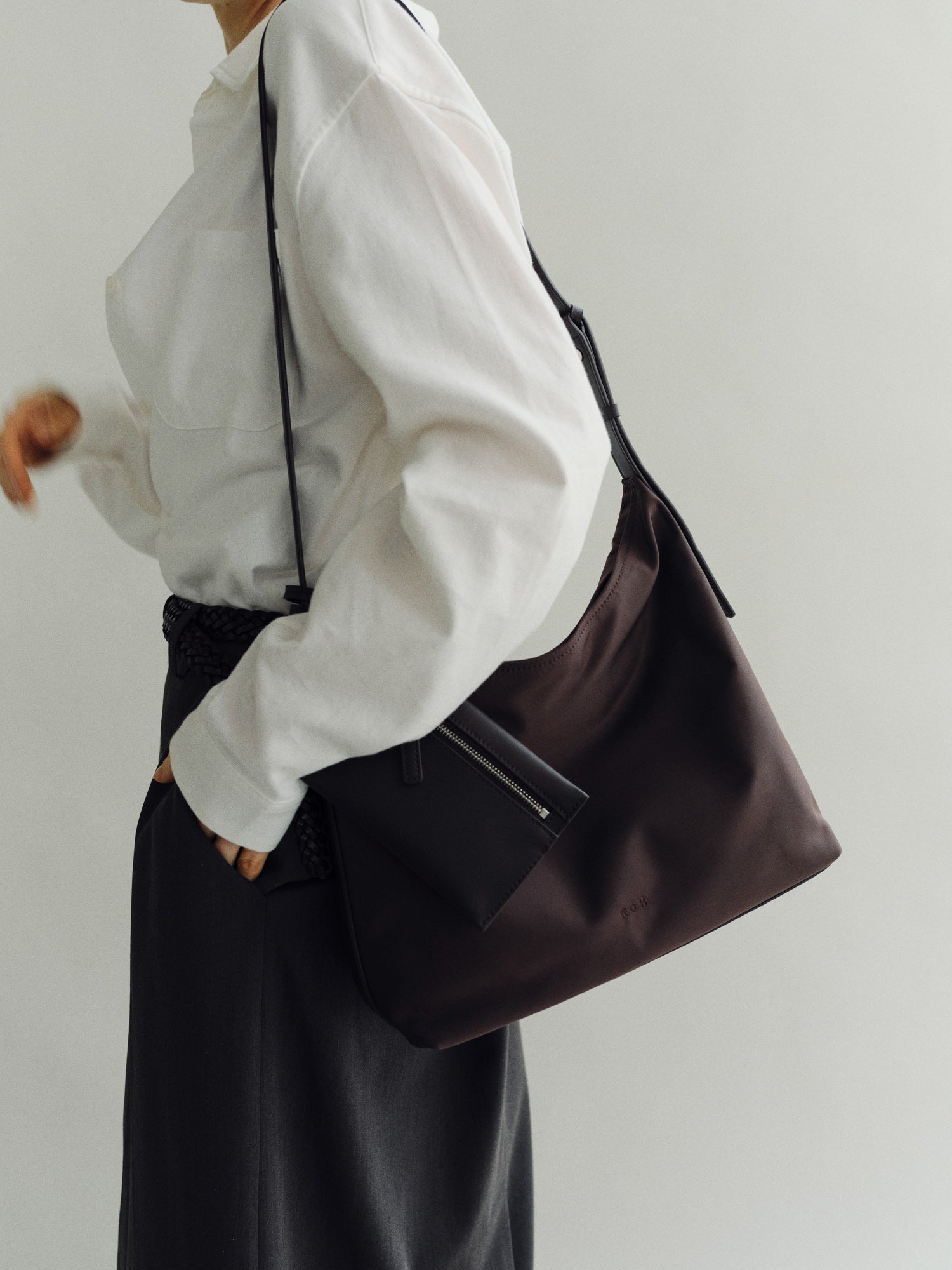 最終値下げROH SEOUL PULPY CROSSBODY BAG BLACK Pulpy crossbody bag