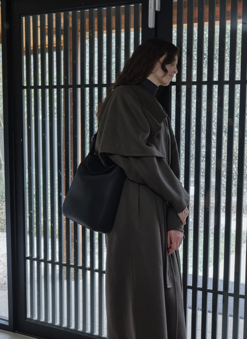 Double flap shoulder bag Textured
