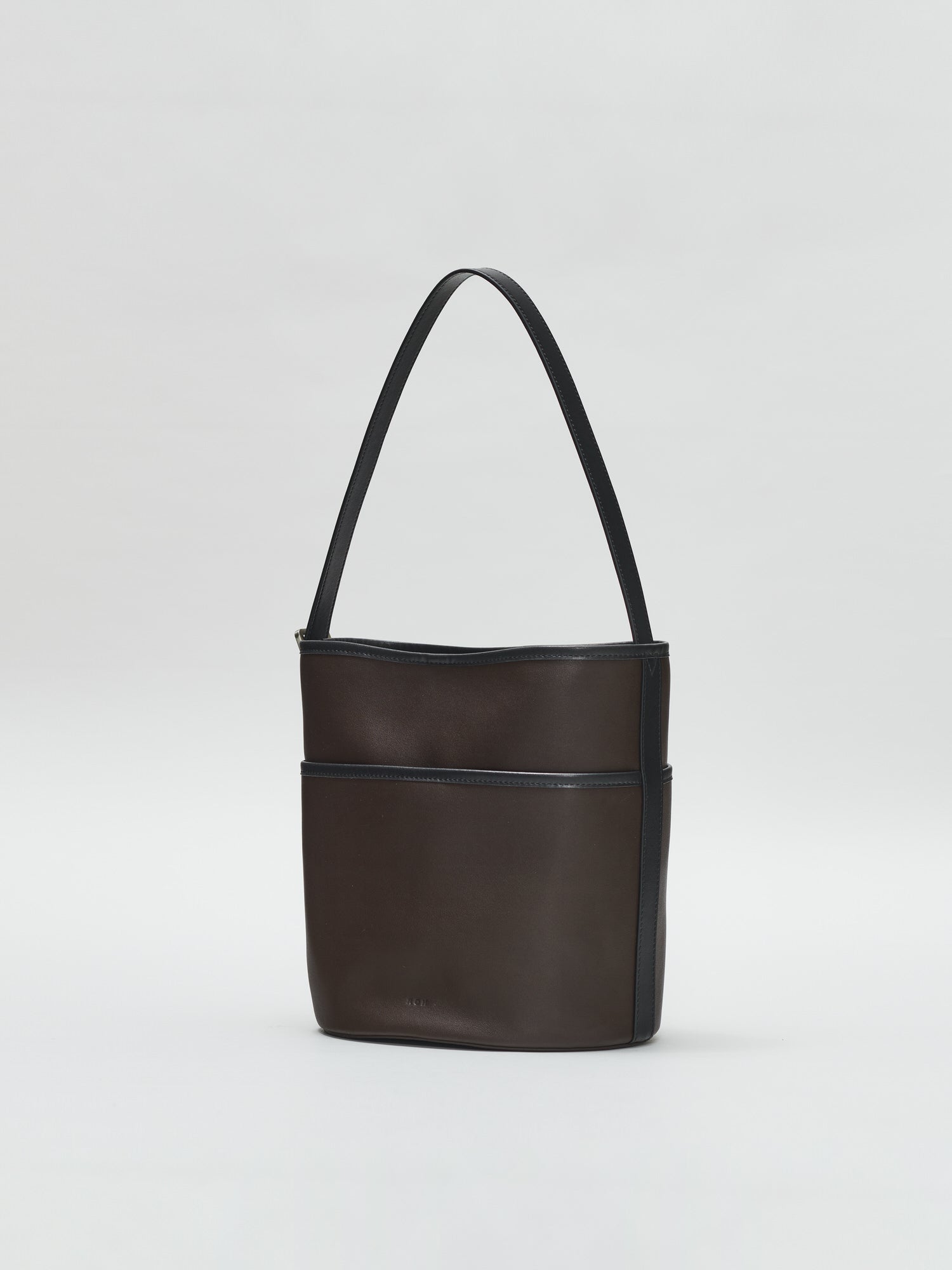Verso bucket bag