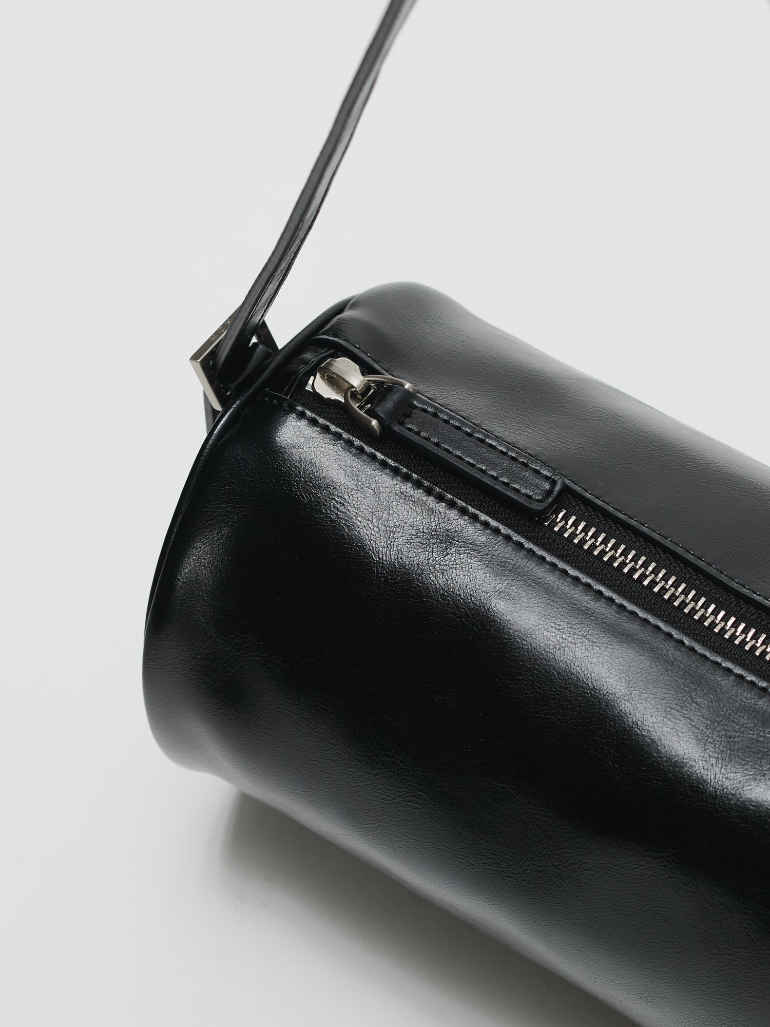 Tube shoulder bag