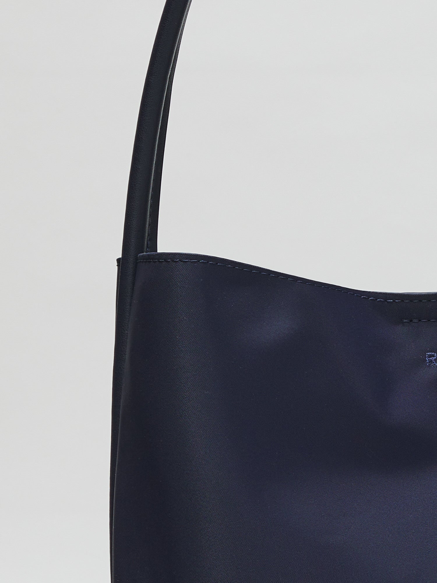 Large Mug shoulder bag Nylon