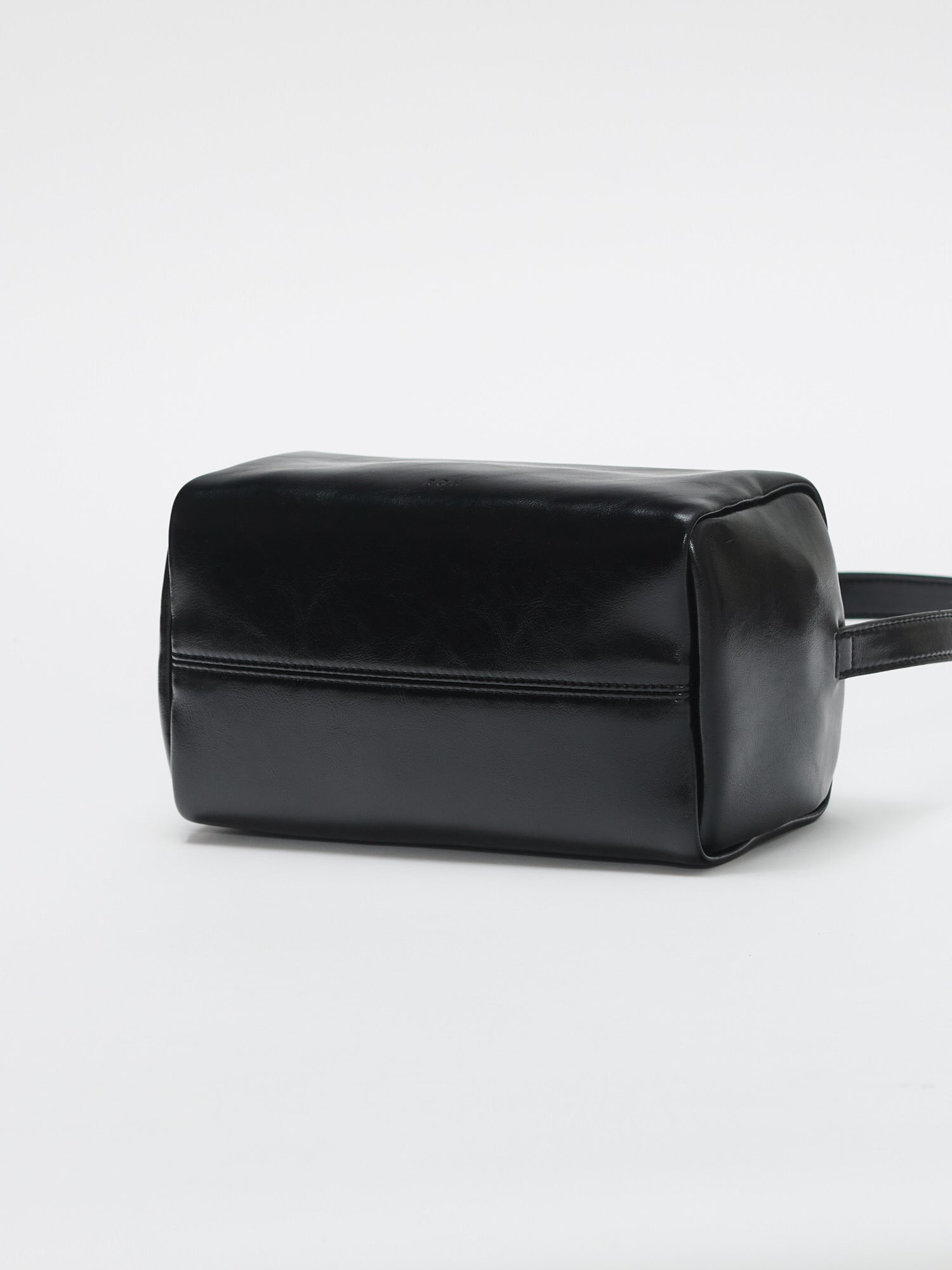 Block shoulder bag